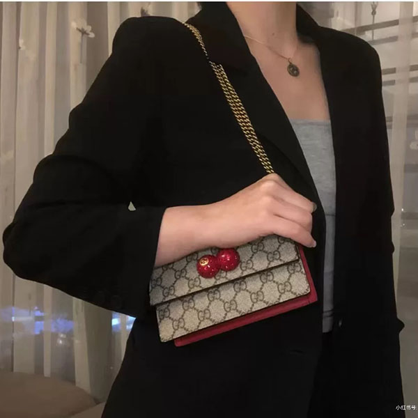 【20SS新作】グッチ コピーグッチ いちご コピー チェリー GGスプリーム キャンバス ミニバッグ 481291 K9GXT 8694